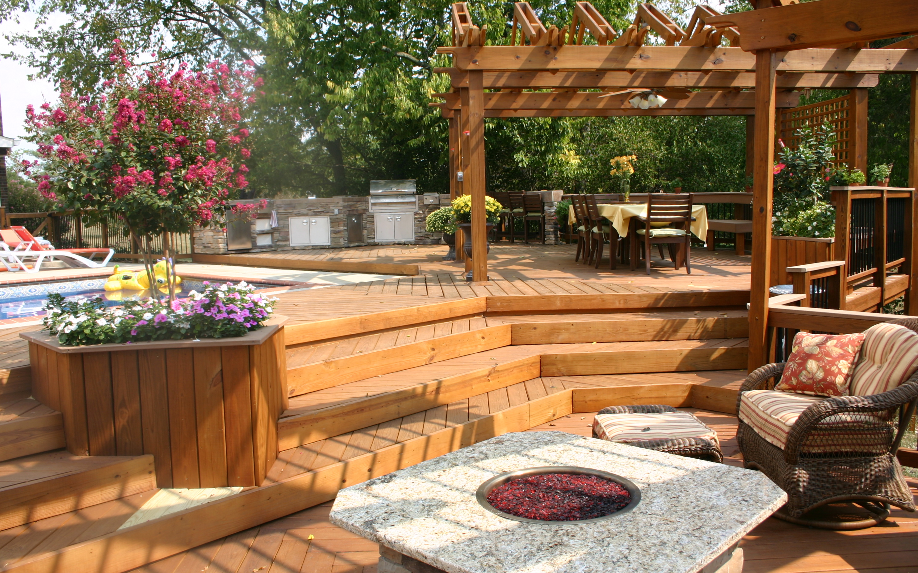 Custom Decks in Lexington & Louisville, Kentucky from American Deck & Sunroom